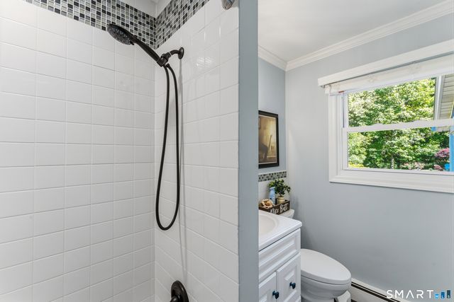 17 Greenbriar Lane, Newtown, CT 06470
