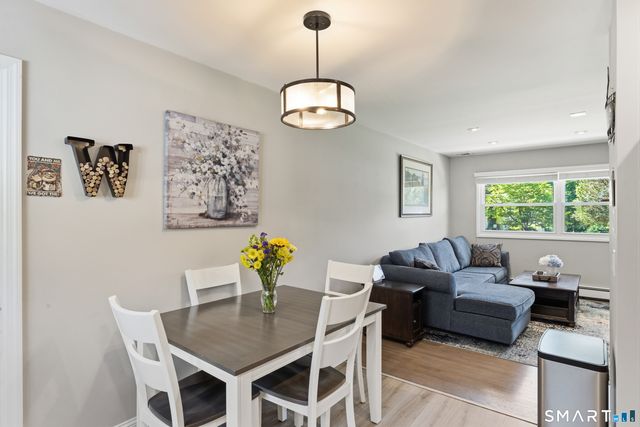 17 Greenbriar Lane, Newtown, CT 06470