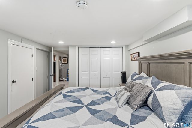 17 Greenbriar Lane, Newtown, CT 06470