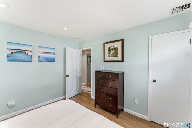 17 Greenbriar Lane, Newtown, CT 06470