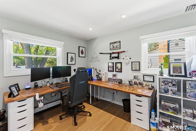 17 Greenbriar Lane, Newtown, CT 06470