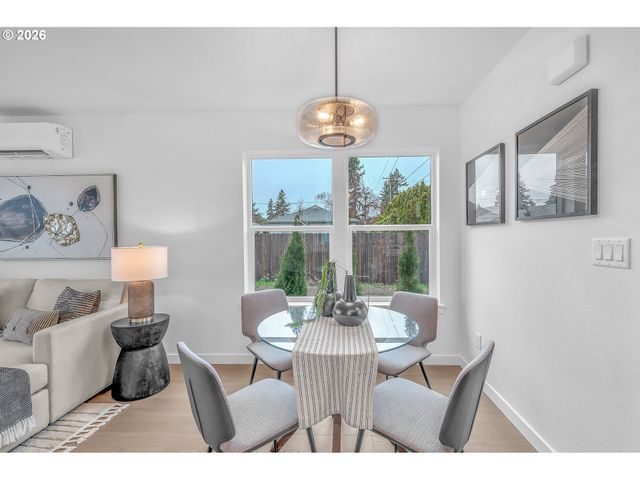 6481 Se RAMONA St C, Portland, OR 97206