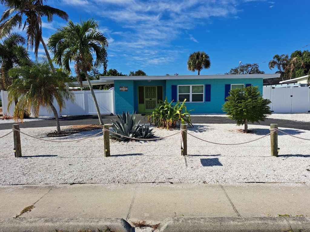 539 SHORE ROAD, Nokomis, FL 34275