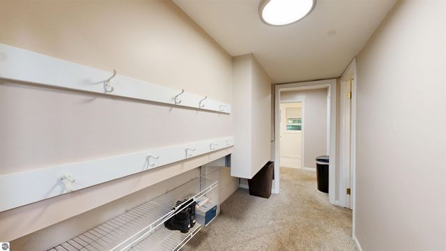 614 W Meadowbrook, Midland, MI 48640