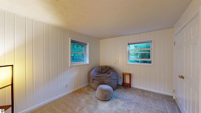 614 W Meadowbrook, Midland, MI 48640