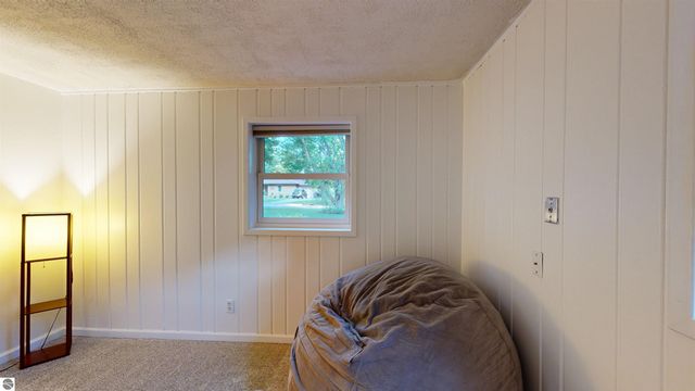 614 W Meadowbrook, Midland, MI 48640