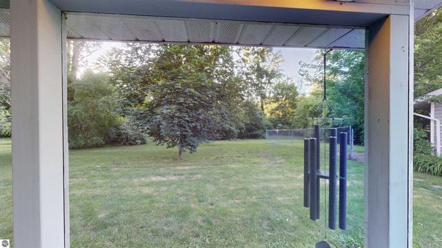 614 W Meadowbrook, Midland, MI 48640