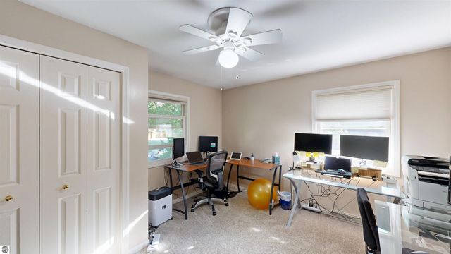 614 W Meadowbrook, Midland, MI 48640