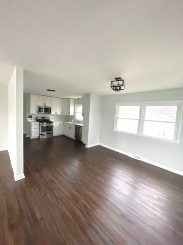 2808 Cherrywood Lane, Hazel Crest, IL 60429