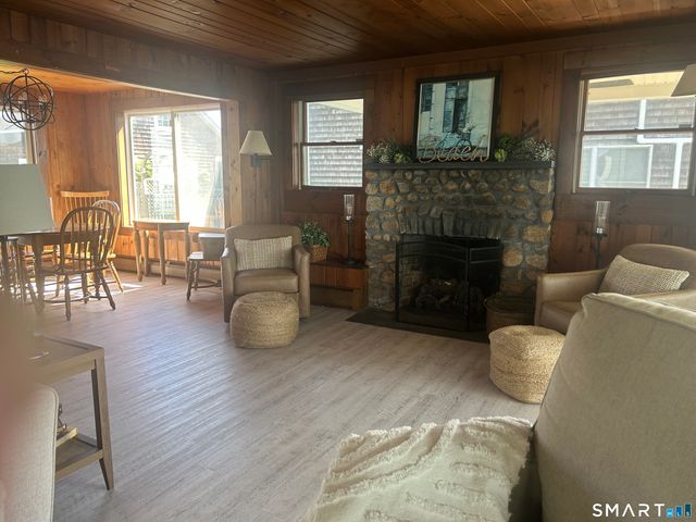 293 Giants Neck Road, East Lyme, CT 06357