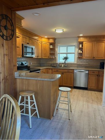 293 Giants Neck Road, East Lyme, CT 06357