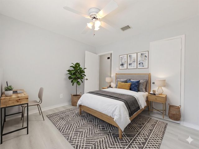 8818 Roos Road, Houston, TX 77036