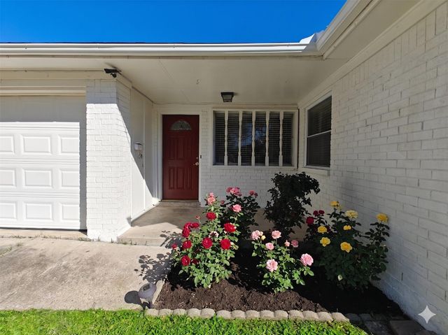 8818 Roos Road, Houston, TX 77036