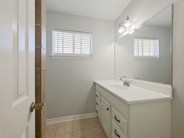 8818 Roos Road, Houston, TX 77036