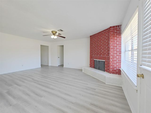 8818 Roos Road, Houston, TX 77036