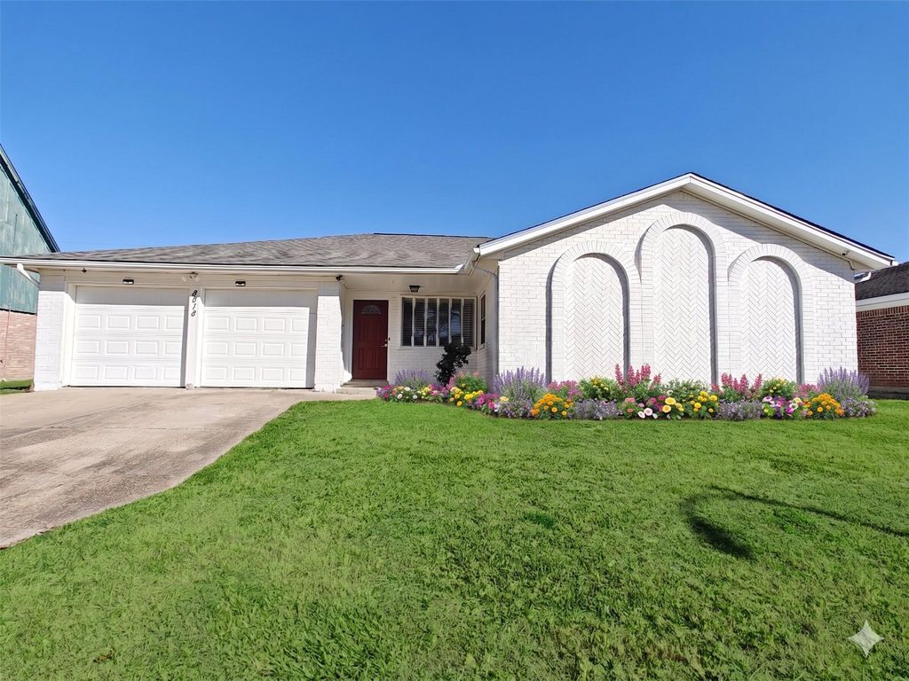 8818 Roos Road, Houston, TX 77036