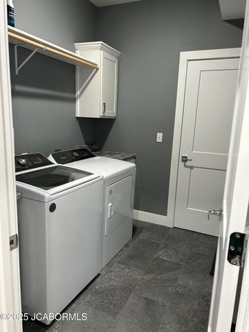 1325 SUMMERFIELD DRIVE, Jefferson City, MO 65109