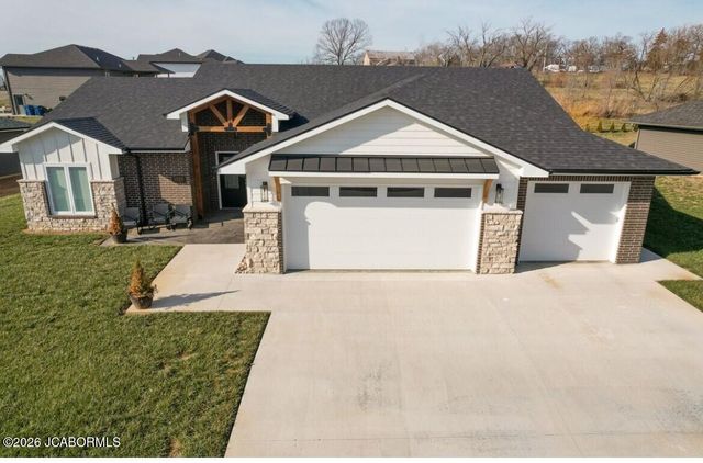 1325 SUMMERFIELD DRIVE, Jefferson City, MO 65109