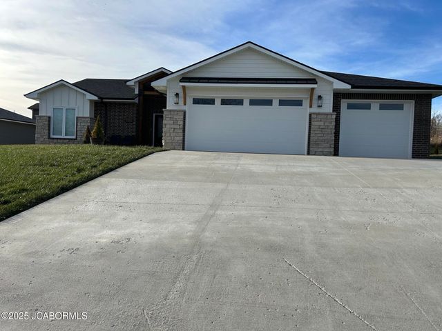 1325 SUMMERFIELD DRIVE, Jefferson City, MO 65109