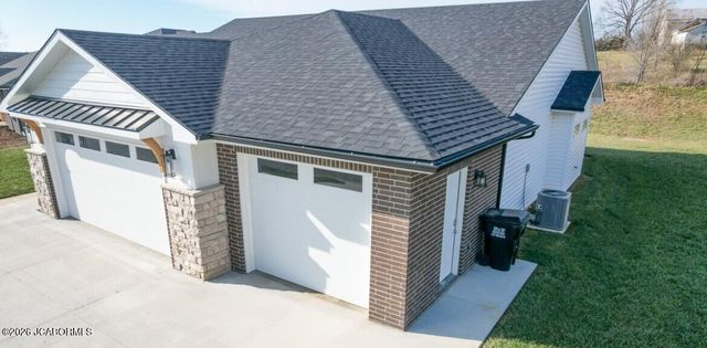 1325 SUMMERFIELD DRIVE, Jefferson City, MO 65109