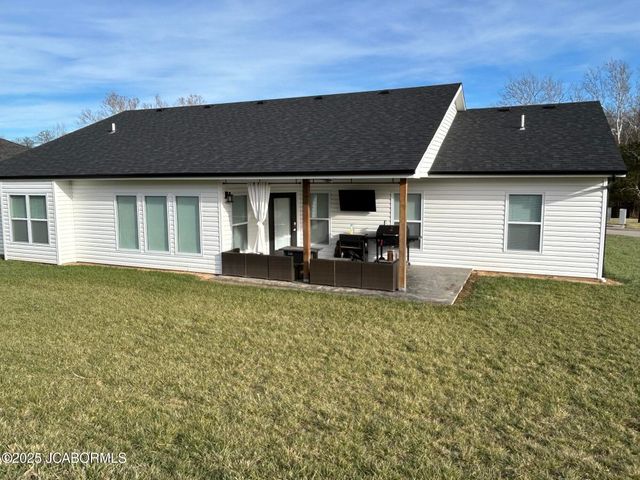 1325 SUMMERFIELD DRIVE, Jefferson City, MO 65109