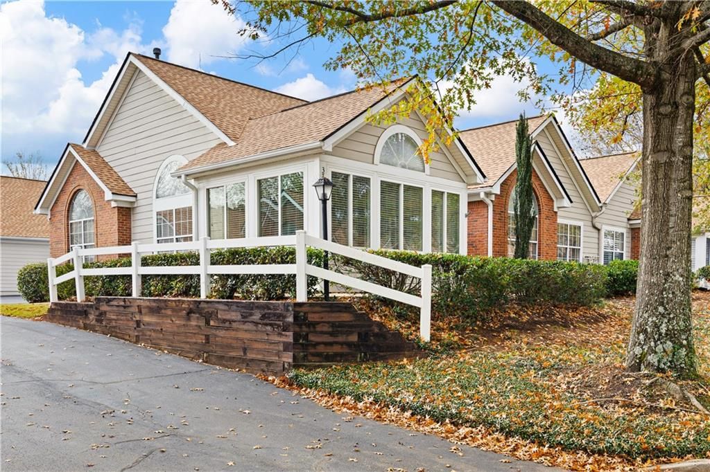 3735 VINEYARDS LAKE NW Circle 24, Kennesaw, GA 30144