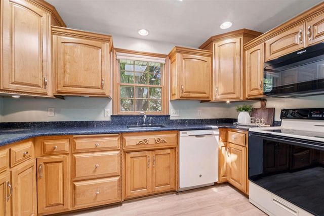 N8815 ISAAR ROAD, Seymour, WI 54165