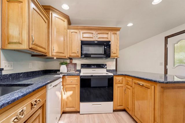 N8815 ISAAR ROAD, Seymour, WI 54165