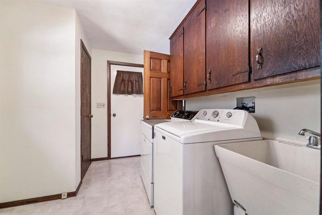 N8815 ISAAR ROAD, Seymour, WI 54165
