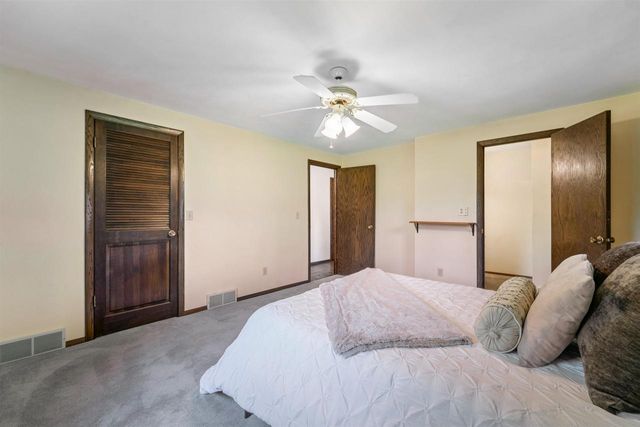 N8815 ISAAR ROAD, Seymour, WI 54165