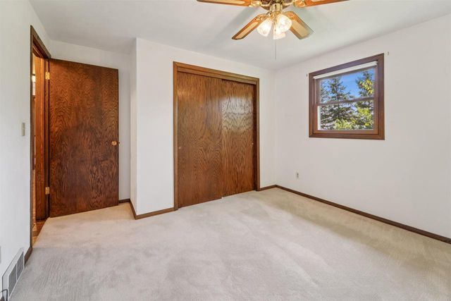 N8815 ISAAR ROAD, Seymour, WI 54165