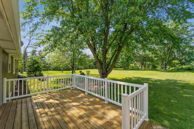N8815 ISAAR ROAD, Seymour, WI 54165