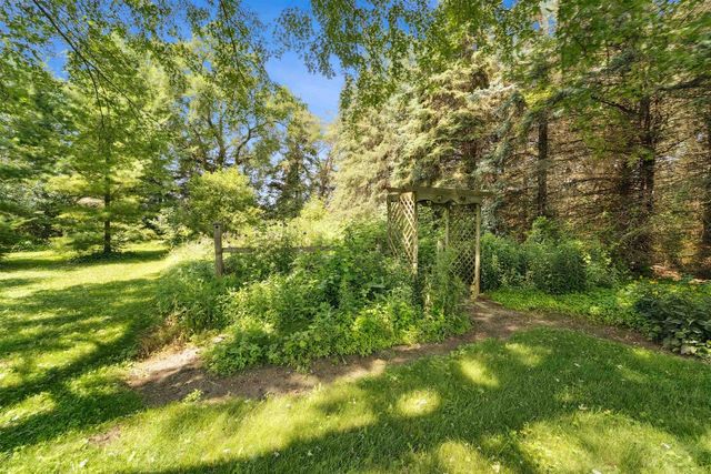 N8815 ISAAR ROAD, Seymour, WI 54165