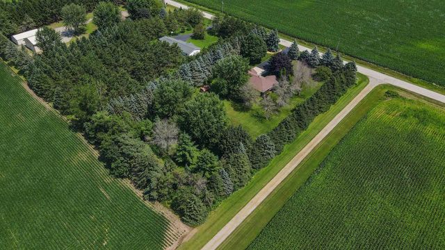 N8815 ISAAR ROAD, Seymour, WI 54165