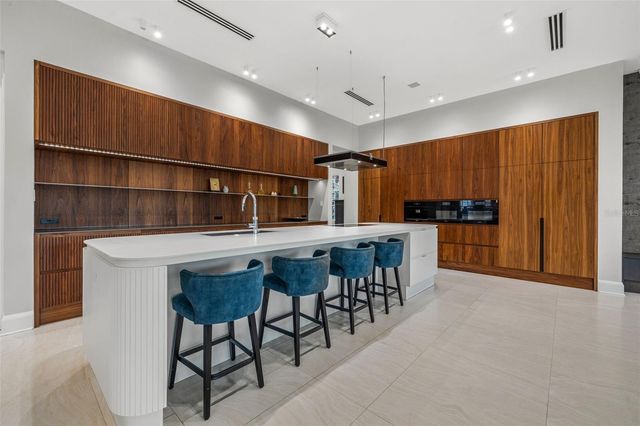 851 BRIGHTWATERS BOULEVARD NE, St Petersburg, FL 33704