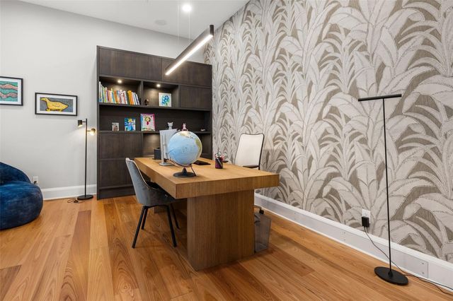 851 BRIGHTWATERS BOULEVARD NE, St Petersburg, FL 33704