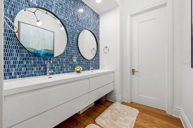 851 BRIGHTWATERS BOULEVARD NE, St Petersburg, FL 33704