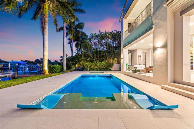 851 BRIGHTWATERS BOULEVARD NE, St Petersburg, FL 33704