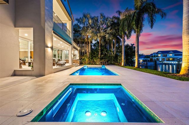 851 BRIGHTWATERS BOULEVARD NE, St Petersburg, FL 33704