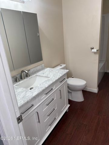 958 LONG LAKE Drive, Jacksonville, FL 32225