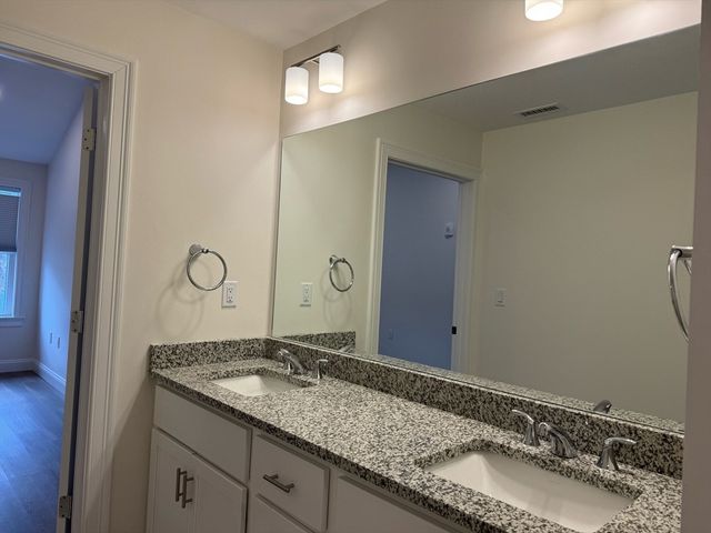 7 East Dexter Ave 40, Woburn, MA 01801