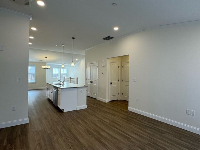 7 East Dexter Ave 40, Woburn, MA 01801