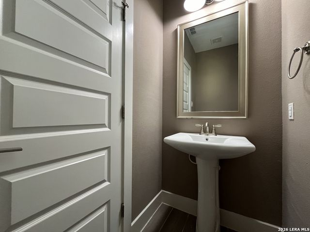 1511 E Sandalwood Ln Unit 11, San Antonio, TX 78209