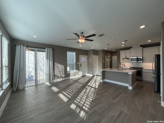 1511 E Sandalwood Ln Unit 11, San Antonio, TX 78209