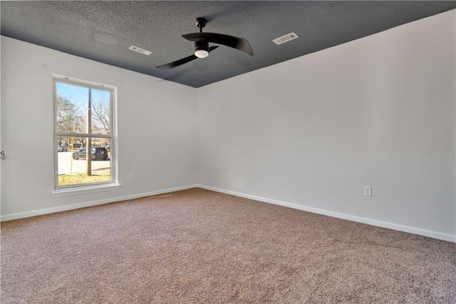 1812 E Furman Street, Fayetteville, AR 72703