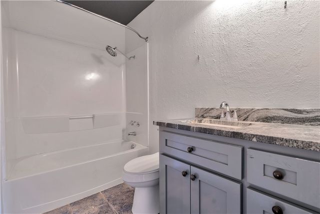 1812 E Furman Street, Fayetteville, AR 72703