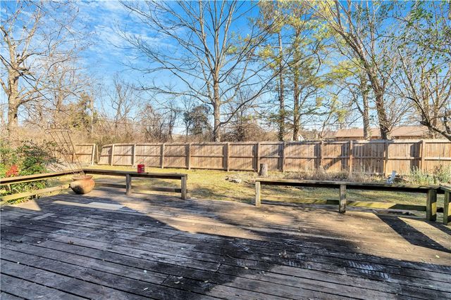 1812 E Furman Street, Fayetteville, AR 72703