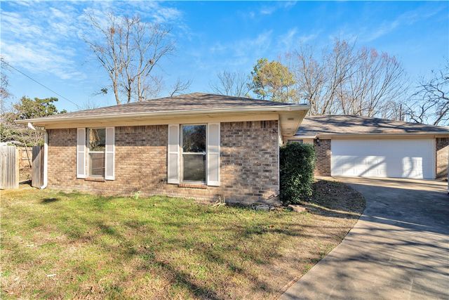 1812 E Furman Street, Fayetteville, AR 72703