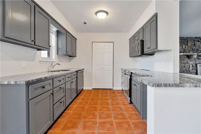 1812 E Furman Street, Fayetteville, AR 72703