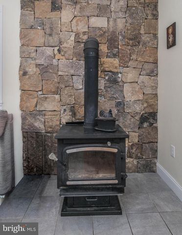 1235 KESLER RD, Front Royal, VA 22630